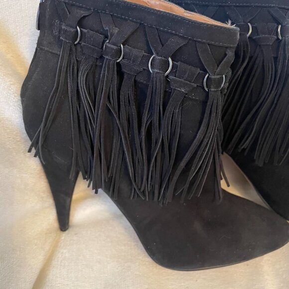 EUC Nine West Casandri Fringe Black Suede Leather Ankle Boot size 9 - Picture 2 of 8